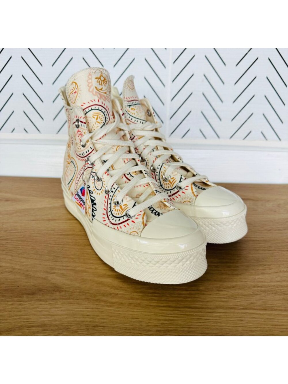 ⭐Converse Chuck 70 Plus Hi Sz 8 Mens Shoes Beige Floral Paisley Sneakers A08172C - Picture 2 of 10